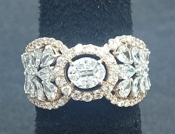 Ring R18 View 1